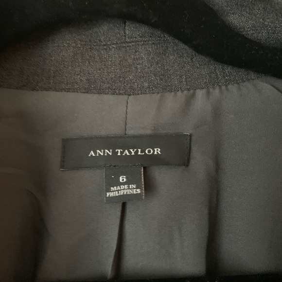 Ann Taylor skirt suit - Picture 3 of 6